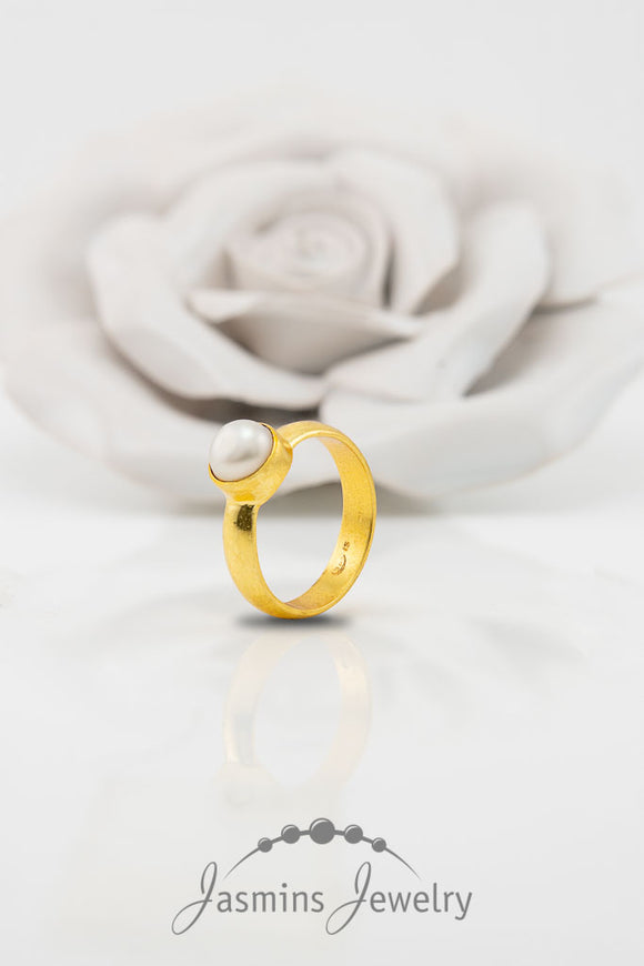 Eleganter vergoldeter Ring aus 925-Sterling-Silber mit echter Perle