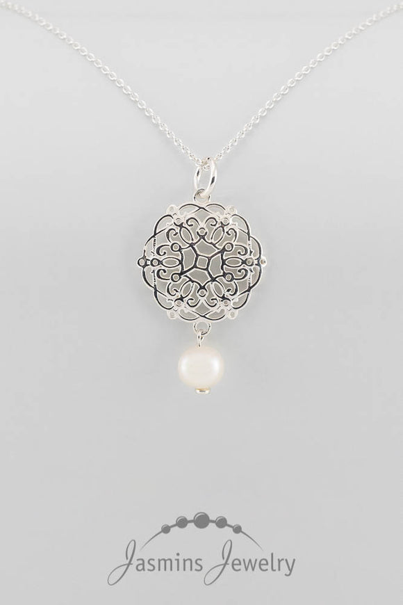 Mandala Kettenanhänger aus 925-Sterling-Silber mit Perle